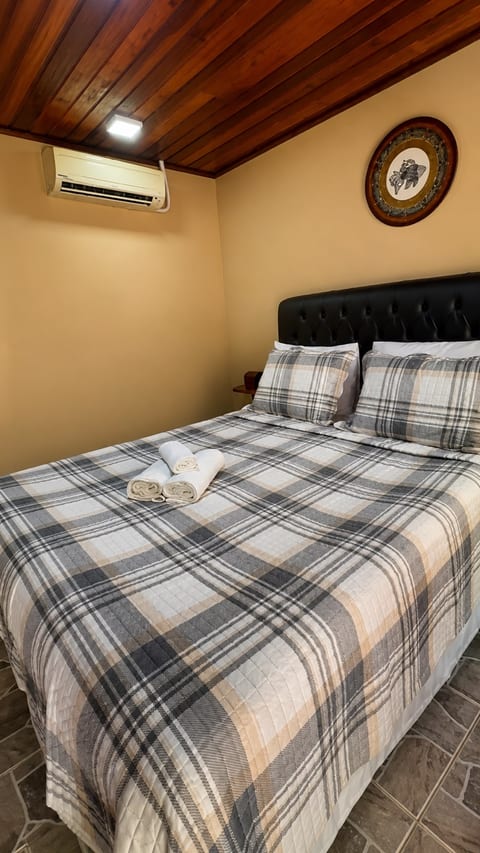 Forest View Suite, Photo 2 of 6