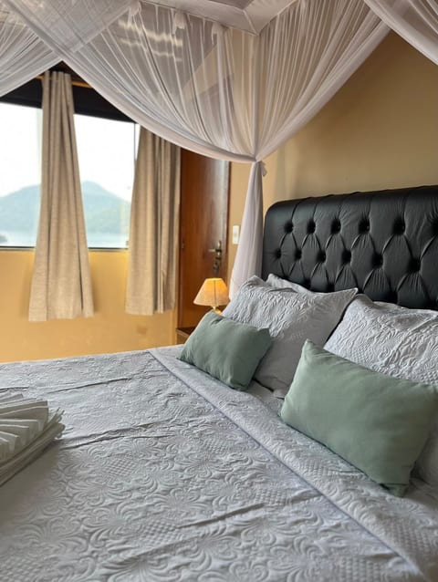 Master Sea View Suite, Photo 3 of 8