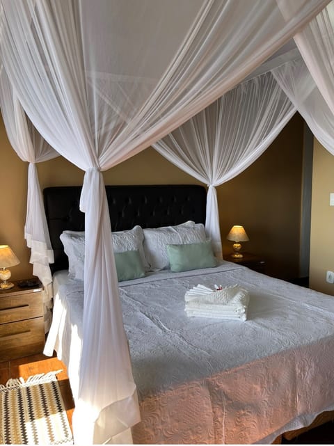Master Sea View Suite, Photo 7 of 8
