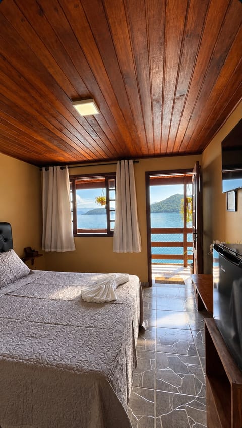 Sea View Suite, Photo 3 of 7